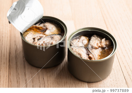 サバ缶　鯖の缶詰の写真素材 99737889