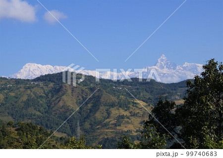 ネパール ラムコットトレッキングから見たヒマラヤ山脈 ネパール ラムコットトレッキングから見たヒマラヤ山脈 99740683