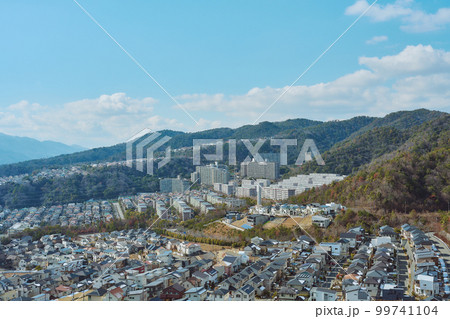 兵庫県　中山連山の登山道から見える風景 99741104