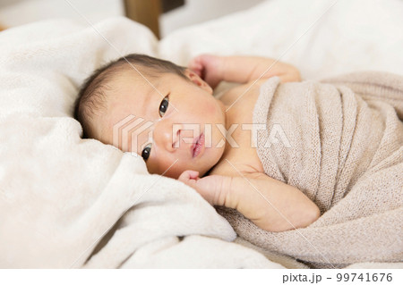 ニューボーンフォト　新生児 99741676