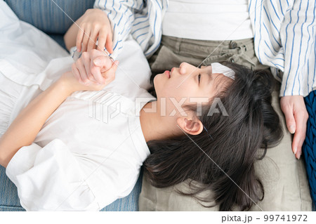 体調不良　発熱　親子 99741972