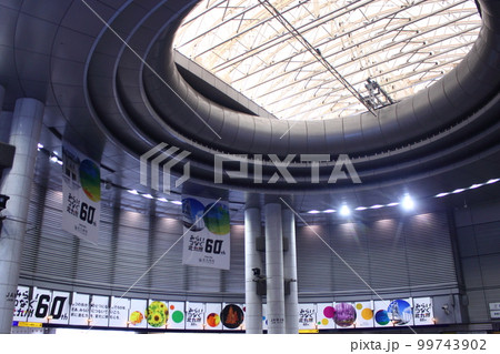 JR小倉駅内から見た天井 99743902