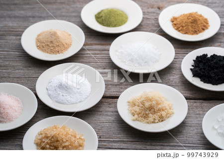 砂糖と塩 調味料 集合 さしすせそ 砂糖と塩 調味料 集合 さしすせそ 99743929