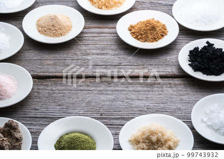 砂糖と塩　調味料　集合　さしすせそ 99743932