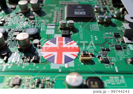イギリスの半導体のイメージ、プリント基板　国旗 99744243