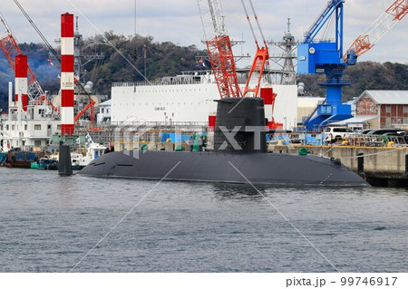 軍港・横須賀にて…日本を海中から護る潜水艦 99746917