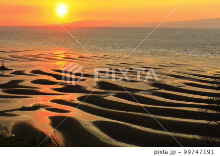 【熊本県】絶景日の御輿来海岸の夕景 【熊本県】絶景日の御輿来海岸の夕景 99747191