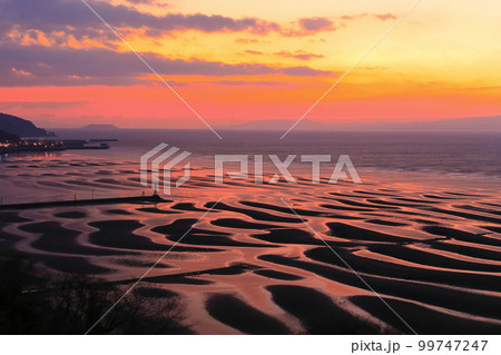 【熊本県】絶景日の御輿来海岸の夕景 【熊本県】絶景日の御輿来海岸の夕景 99747247