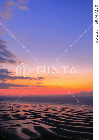 【熊本県】絶景日の御輿来海岸の夕景 99747250