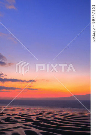 【熊本県】絶景日の御輿来海岸の夕景 【熊本県】絶景日の御輿来海岸の夕景 99747251