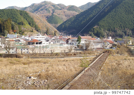 師走の空の加計町の街並 99747742