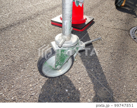 ローリングタワーのジャッキ付きキャスター 2023年2月 ローリングタワーのジャッキ付きキャスター 2023年2月 99747851