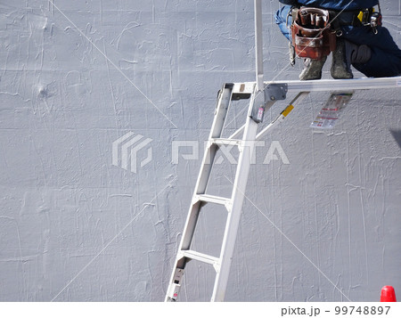 立ち馬に乗っての作業 立ち馬に乗っての作業 99748897