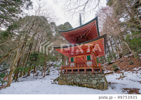 残雪の比叡山延暦寺横川 根本如法塔 残雪の比叡山延暦寺横川 根本如法塔 99753935