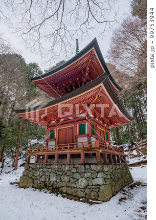 残雪の比叡山延暦寺横川 根本如法塔 残雪の比叡山延暦寺横川 根本如法塔 99753944