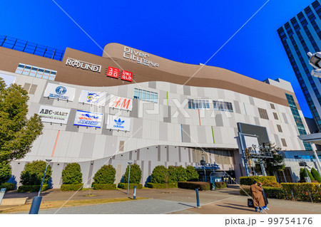 東京　江東区　お台場にあるダイバーシティ東京 プラザ 99754176