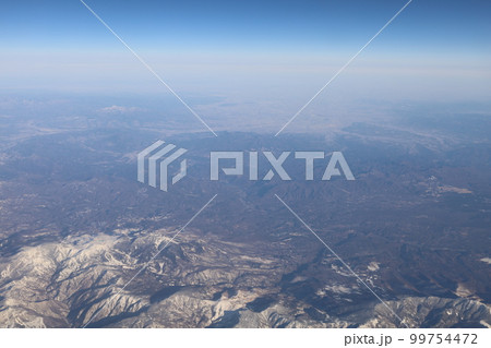 冬の日本本州縦断、空撮、JALジャルで飛ぶ花巻空港~大阪伊丹空港、東北の雪山、北アルプス、佐渡島 冬の日本本州縦断、空撮、JALジャルで飛ぶ花巻空港~大阪伊丹空港、東北の雪山、北アルプス、佐渡島 99754472