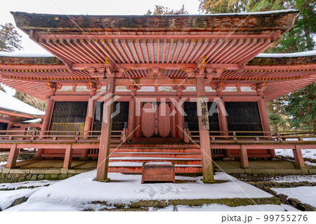 残雪の比叡山延暦寺西塔　法華堂 99755276