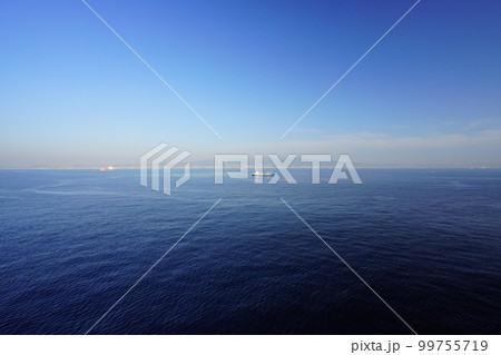 大阪湾海上から見た神戸方面 大阪湾海上から見た神戸方面 99755719
