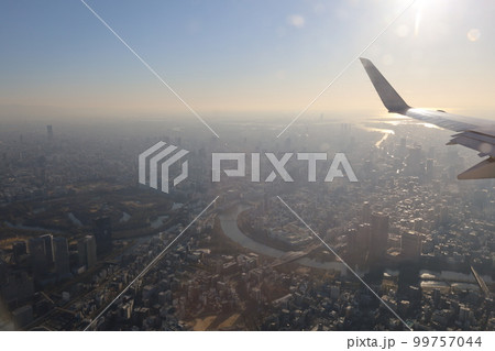 冬の日本本州縦断、空撮、JALジャルで飛ぶ花巻空港～大阪伊丹空港、東北の雪山、北アルプス、佐渡島 99757044