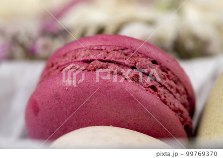 Macaroons confectionery with the use of eggs and sugar Macaroons confectionery with the use of eggs and sugar 99769370