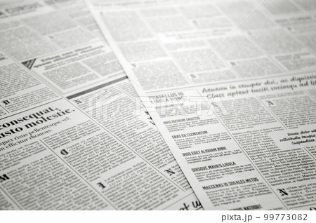 完全フルダミーの英字新聞風奥行き背景 完全フルダミーの英字新聞風奥行き背景 99773082