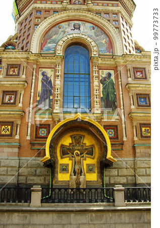 サンクトペテルブルグの地の上の救世主教会 99773733