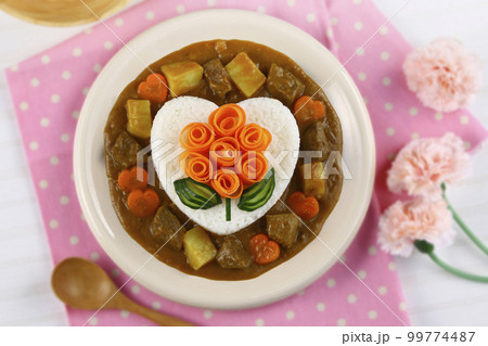 母の日ハート型カレー 99774487