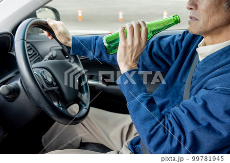 飲酒運転　マナー　社会問題 99781945