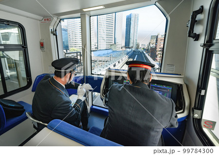 東京の「新交通システムゆりかも」無人自動運転システムの有人運転 東京の「新交通システムゆりかも」無人自動運転システムの有人運転 99784300