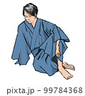 立ち膝座りで寛ぐ和装の男性 99784368
