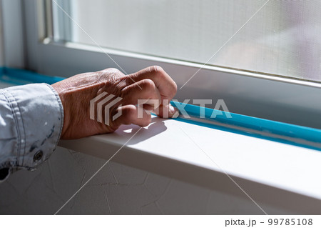 サッシのコーキング 99785108