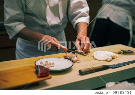 【#江戸前寿司】職人の手元 99785451