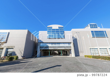 静岡県浜松市　快晴の浜松アリーナ 99787224