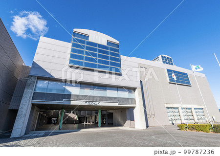 静岡県浜松市　快晴の浜松アリーナ 99787236
