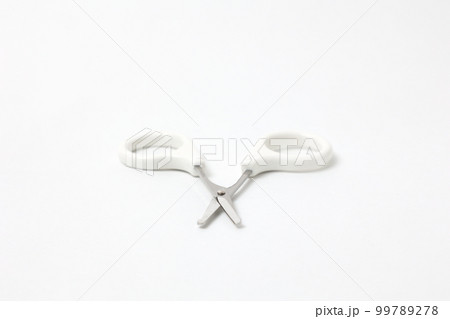 鼻毛、エチケット、美容、はさみ、切る、手入れ、身だしなみ、日本製、鼻、カット、日用品、生活用品 鼻毛、エチケット、美容、はさみ、切る、手入れ、身だしなみ、日本製、鼻、カット、日用品、生活用品 99789278