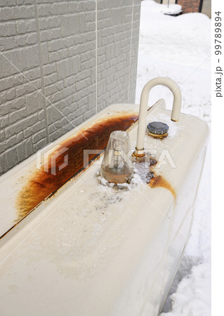 錆びた灯油のホームタンク（リフォーム前の様子） 99789894