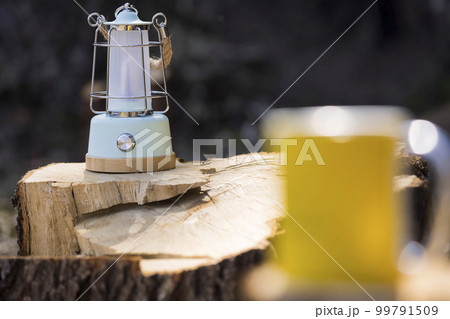 キャンプ　アウトドア　キャンプギアイメージ 99791509