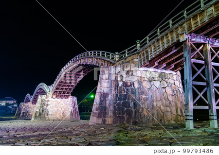 山口・岩国 ライトアップされた錦帯橋 山口・岩国 ライトアップされた錦帯橋 99793486