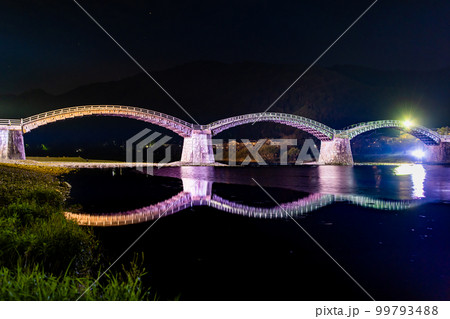 山口・岩国 ライトアップされた錦帯橋 山口・岩国 ライトアップされた錦帯橋 99793488