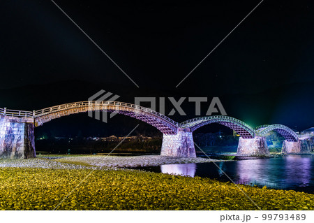 山口・岩国 ライトアップされた錦帯橋 山口・岩国 ライトアップされた錦帯橋 99793489