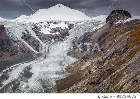 Pasterze Glacier in Hohe Tauern and Johannisberg summit, Grossglockner, Austria Pasterze Glacier in Hohe Tauern and Johannisberg summit, Grossglockner, Austria 99794678