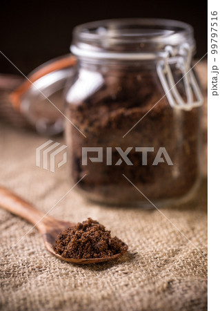 Spoon of muscovado Spoon of muscovado 99797516
