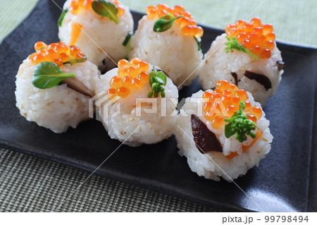 子どもが食べやすいイクラのてまり寿司 子どもが食べやすいイクラのてまり寿司 99798494