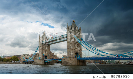 Tower Bridge 99798950