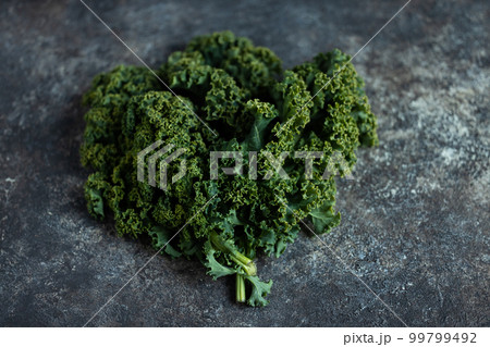 新鮮な野菜　カリーノケール 99799492