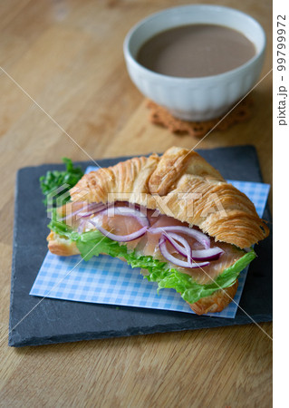 クロワッサン 99799972