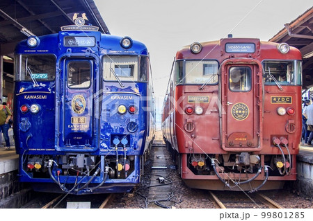 被災前の人吉駅で並んで停車するかわせみ・やませみといさぶろう・しんぺい 被災前の人吉駅で並んで停車するかわせみ・やませみといさぶろう・しんぺい 99801285