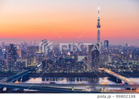 東京都）東京都市風景 墨田区・江東区・江戸川区 夕景の写真素材