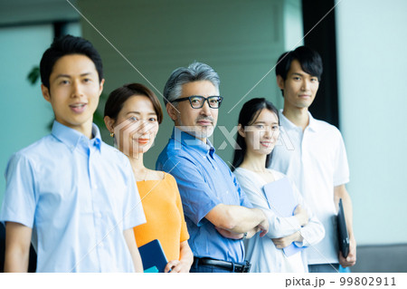 ビジネスシーン クールビズ ビジネスシーン クールビズ 99802911